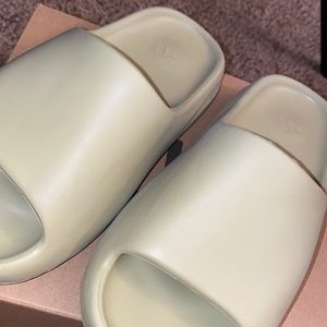 Yeezy Slides
